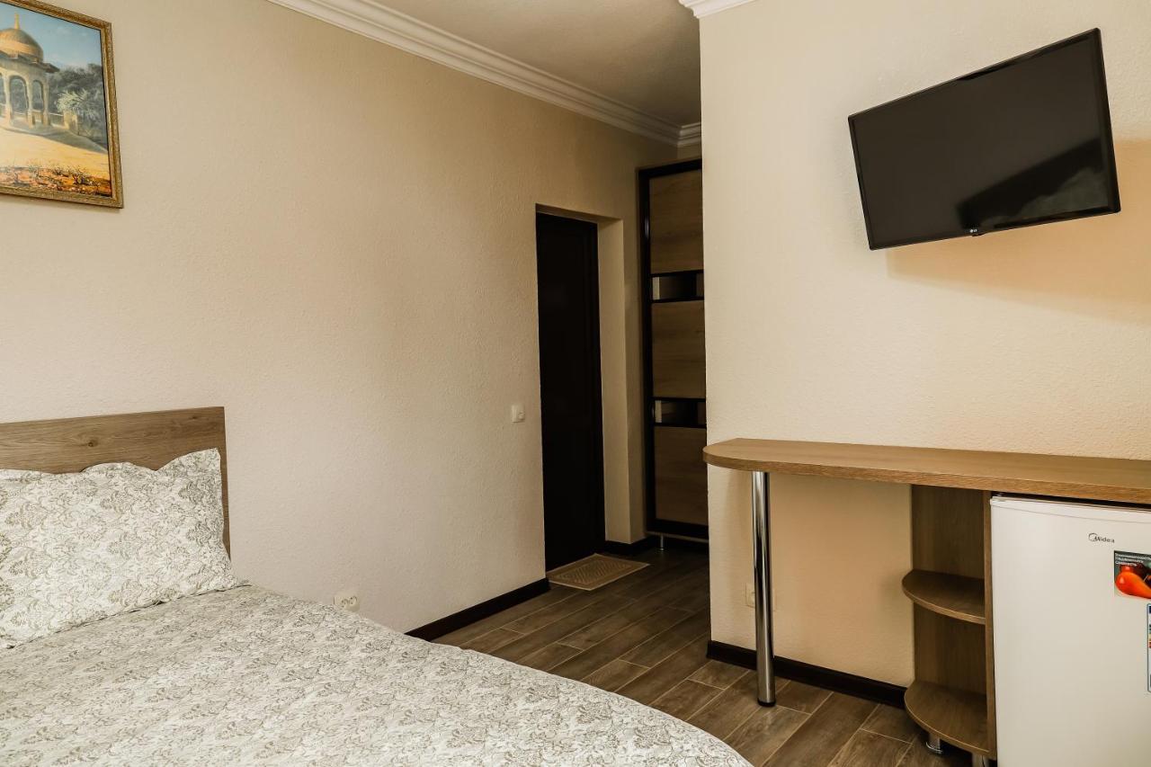 Hotel Konus Фалешты Экстерьер фото