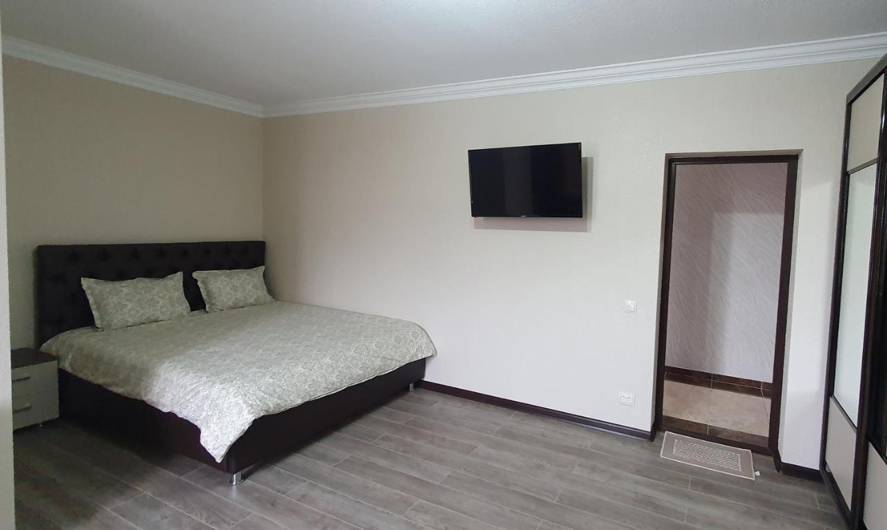 Hotel Konus Фалешты Экстерьер фото