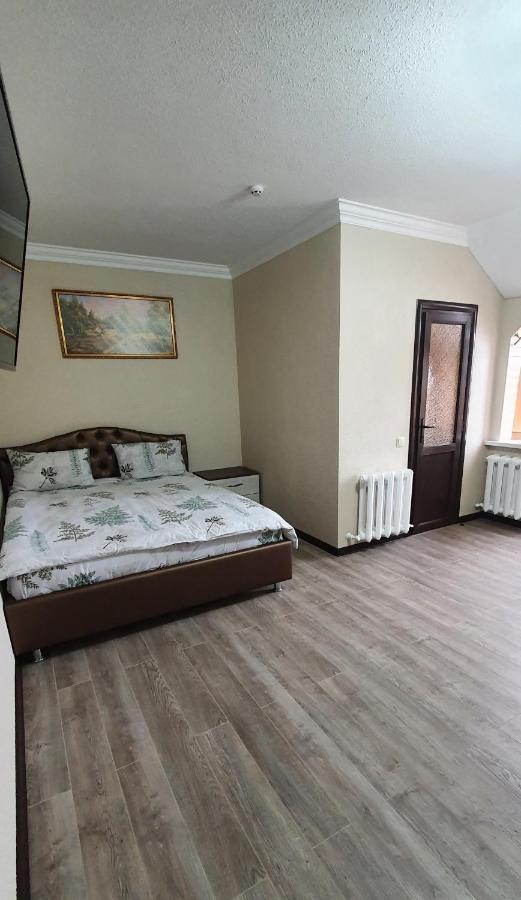 Hotel Konus Фалешты Экстерьер фото