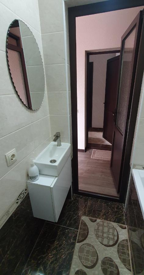 Hotel Konus Фалешты Экстерьер фото