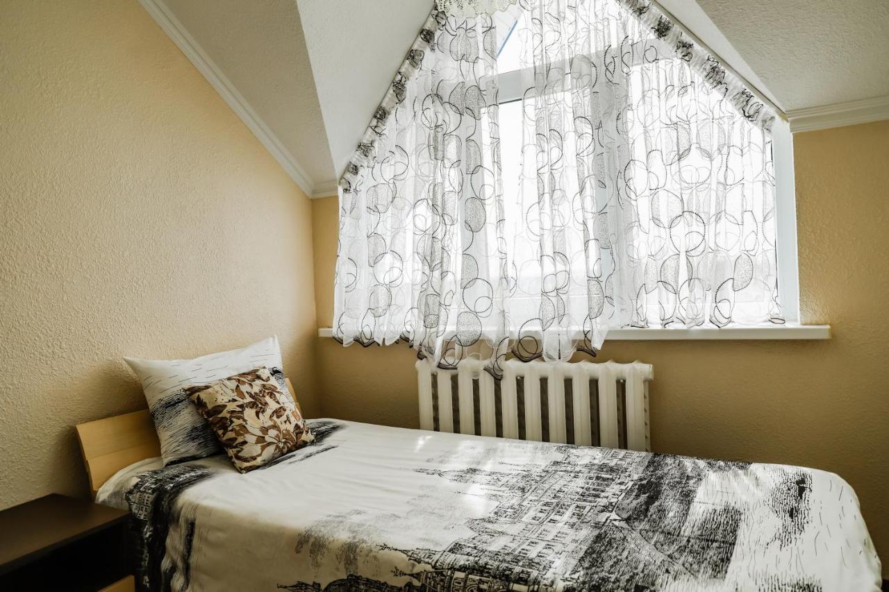 Hotel Konus Фалешты Экстерьер фото