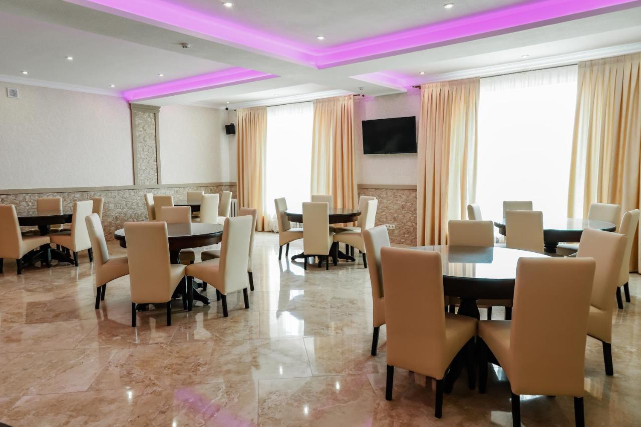 Hotel Konus Фалешты Экстерьер фото