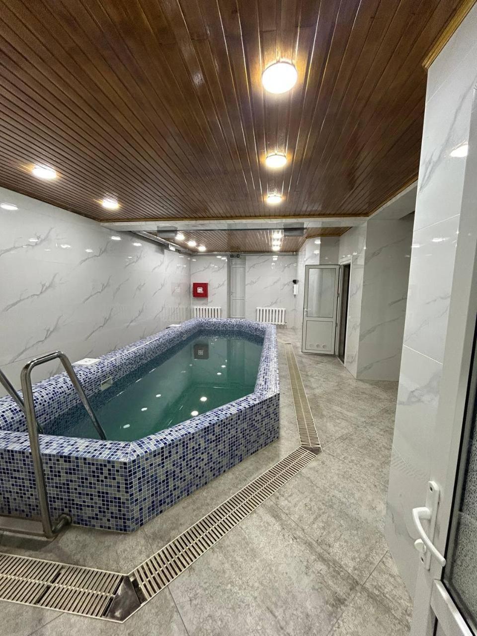 Hotel Konus Фалешты Экстерьер фото