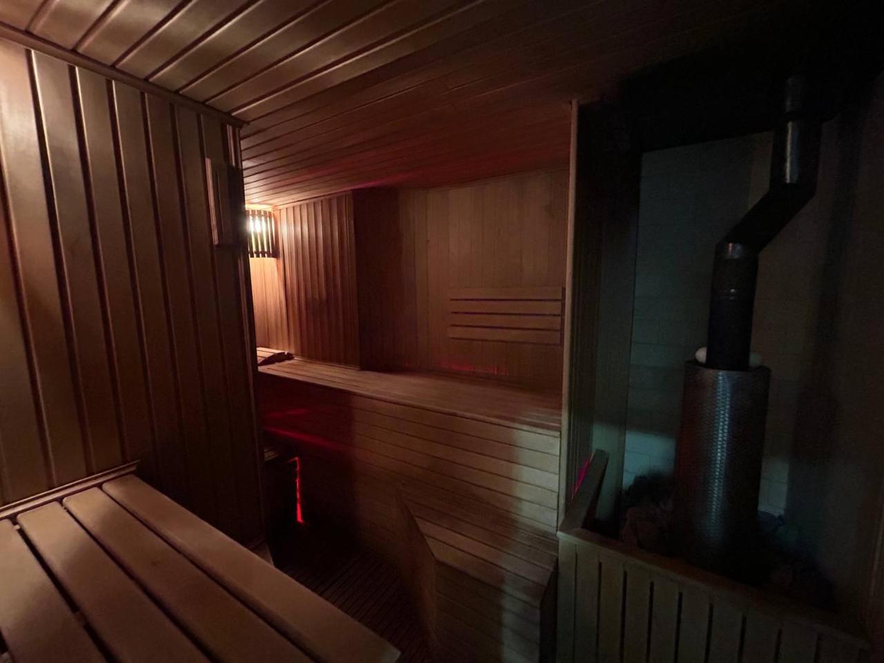 Hotel Konus Фалешты Экстерьер фото